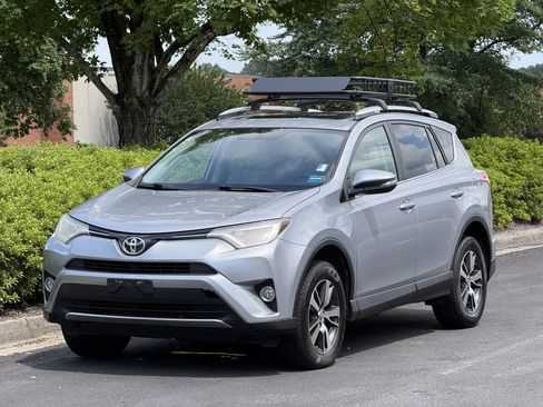 Used 2016 Toyota RAV4 XLE AWD/4WD image 3