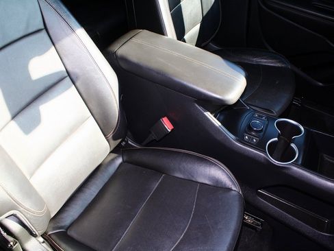 Used 2019 GMC Terrain SLT w/ Preferred Package image 7