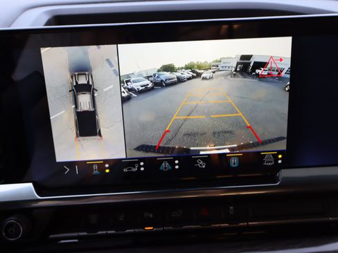 Used 2024 Chevrolet Silverado 3500 LTZ w/ LTZ Convenience Package AWD/4WD image 29