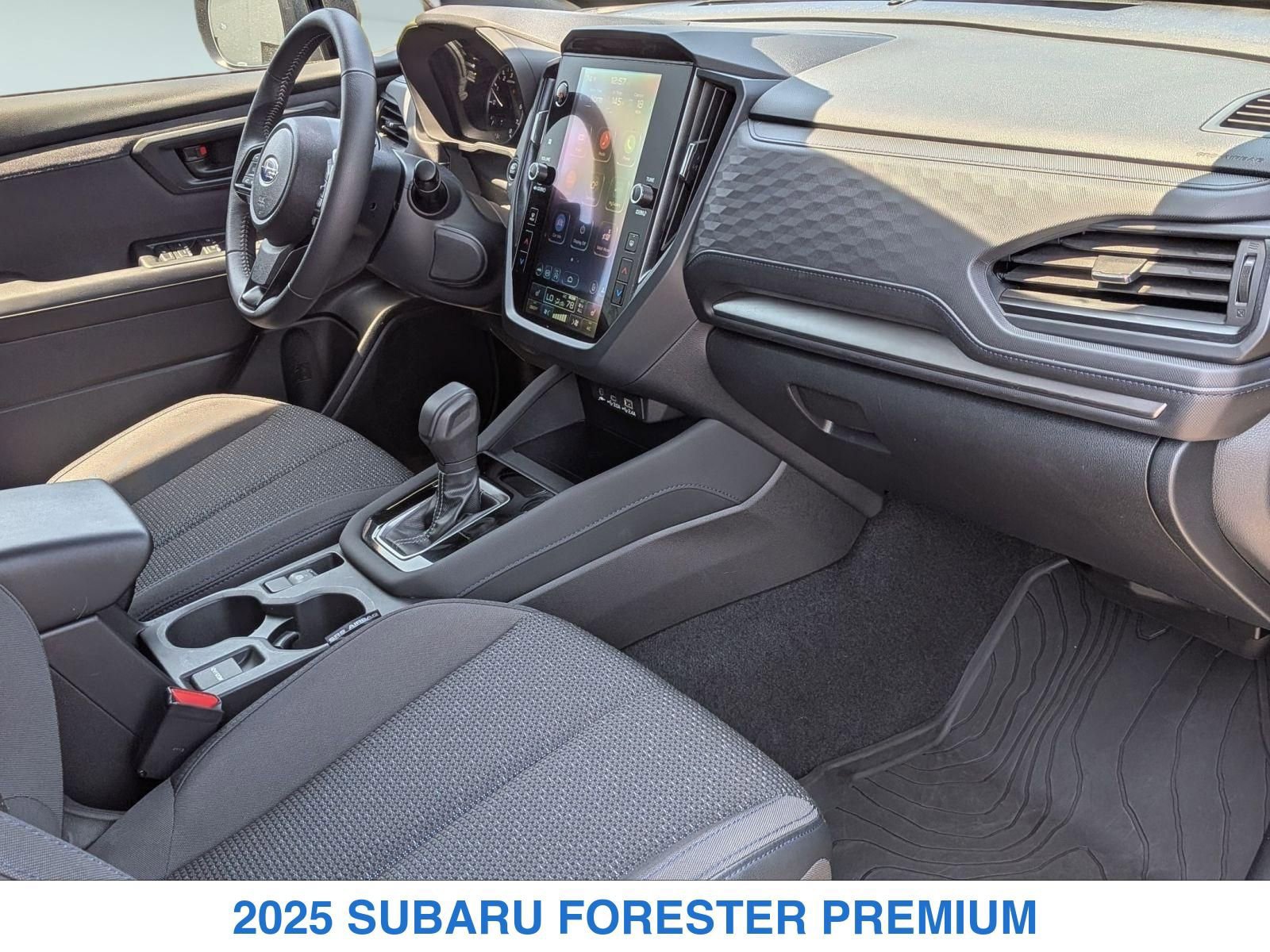 Used 2025 Subaru Forester Premium AWD/4WD image 27