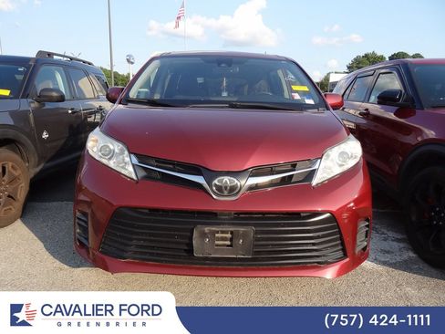 Used 2020 Toyota Sienna LE FWD image 2