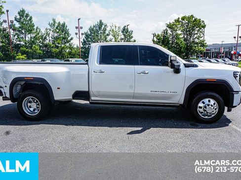 Used 2024 GMC Sierra 3500 Denali Ultimate AWD/4WD image 8