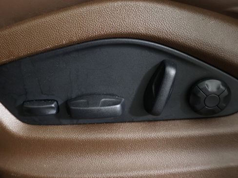 Used 2023 Porsche Cayenne Platinum Edition image 37