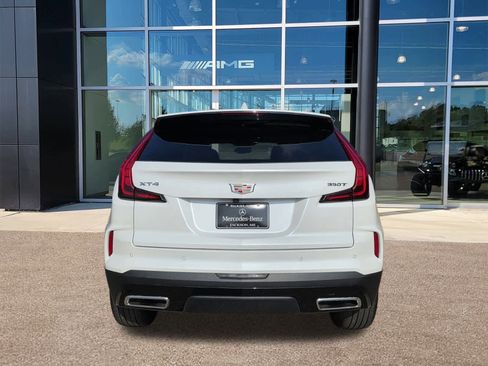 Used 2025 Cadillac XT4 Premium Luxury image 6