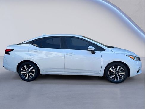 Used 2021 Nissan Versa SV FWD image 7