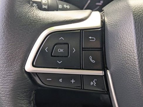 Used 2025 Toyota Sienna XLE w/ XLE Plus Package FWD image 26