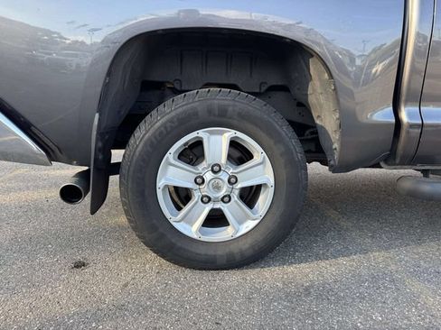 Used 2016 Toyota Tundra SR5 w/ SR5 Upgrade Package AWD/4WD image 10