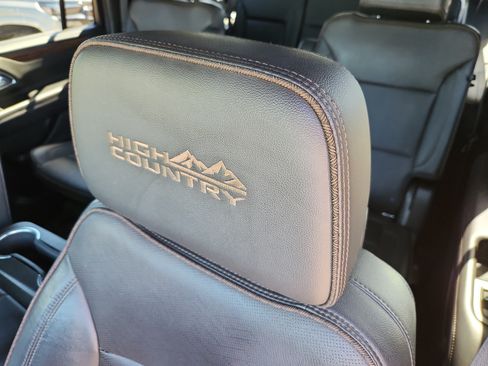 Used 2021 Chevrolet Suburban High Country AWD/4WD image 13
