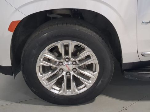 Used 2023 GMC Yukon SLT w/ SLT Premium Package AWD/4WD image 17