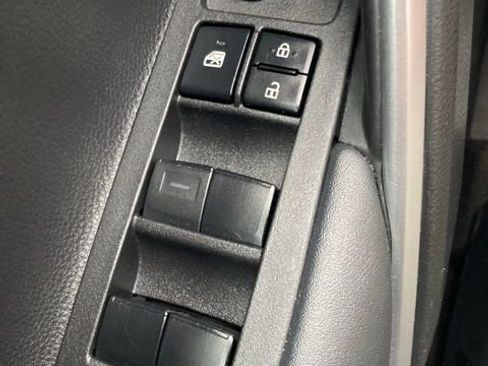 Used 2022 Toyota Corolla Cross LE w/ Moonroof Package image 40