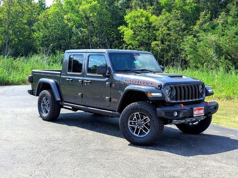 New 2025 Jeep Gladiator Mojave w/ Safety Group image 30
