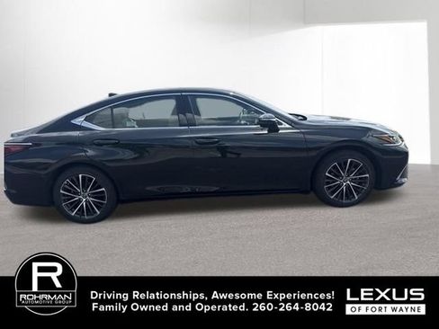 Used 2025 Lexus ES 350 w/ Premium Package FWD image 4