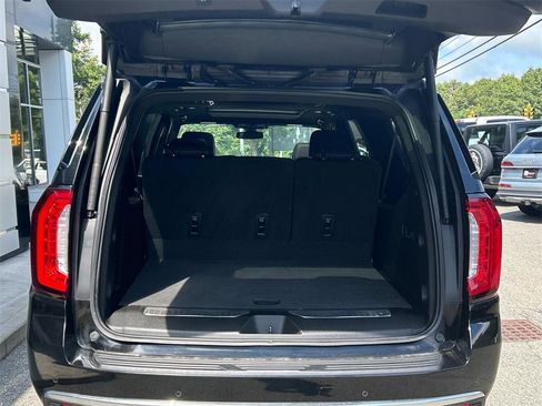 Used 2022 GMC Yukon XL Denali image 12
