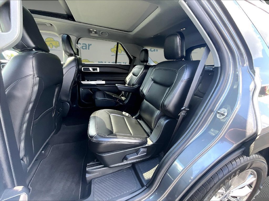 Used 2023 Ford Explorer XLT w/ Equipment Group 202A AWD/4WD image 14