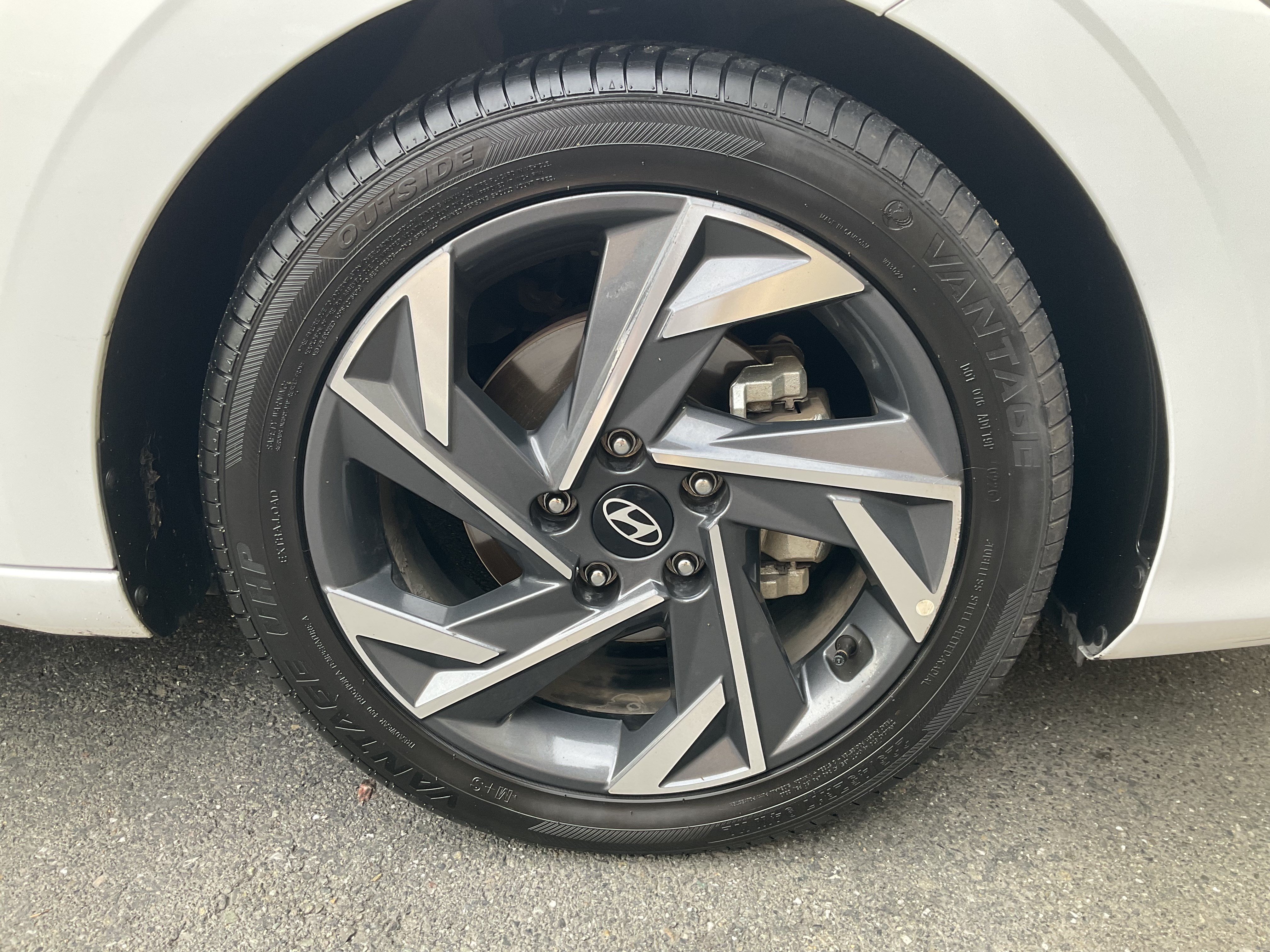 Used 2025 Hyundai Elantra SEL FWD image 10