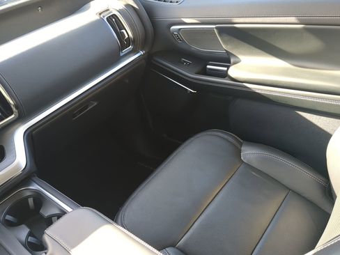 Certified 2025 Ford Expedition Platinum image 45