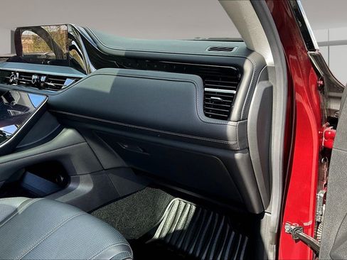 Used 2025 INFINITI QX80 Sensory AWD/4WD image 16