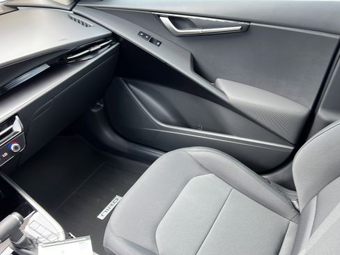 New 2026 Kia Niro LX FWD image 13
