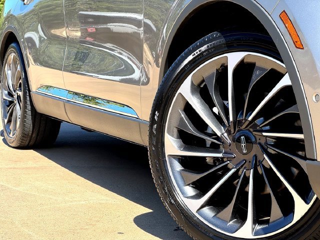 Used 2023 Lincoln Aviator Reserve w/ Equipment Group 201A RWD image 6