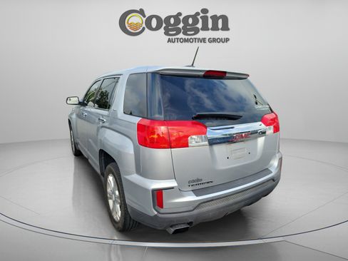Used 2017 GMC Terrain SLE FWD image 2