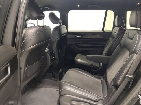 Used 2023 Jeep Grand Cherokee L Laredo AWD/4WD image 18