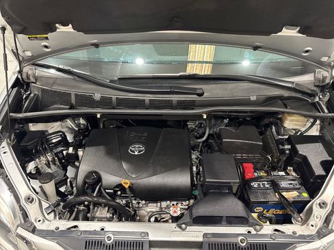 Used 2017 Toyota Sienna Limited FWD image 13
