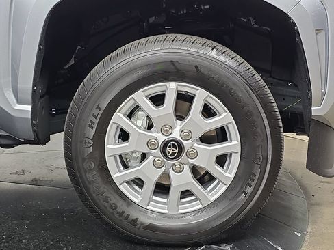 Used 2026 Toyota Tacoma SR5 AWD/4WD image 11