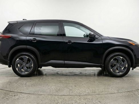 Used 2025 Nissan Rogue SV FWD image 11