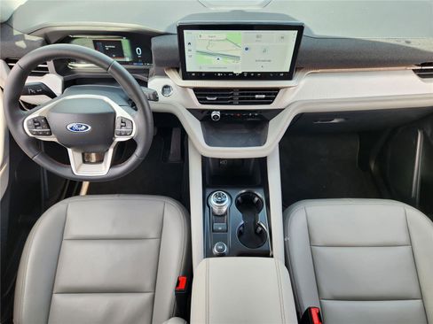 New 2026 Ford Explorer Active w/ Active Comfort Package RWD image 18