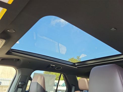 New 2026 Ford Explorer Platinum image 16