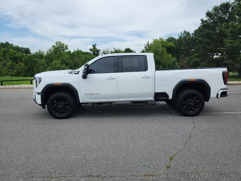Certified 2026 GMC Sierra 2500 AT4 w/ AT4 Preferred Package AWD/4WD image 2