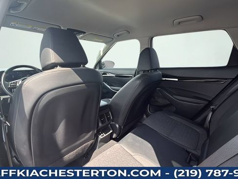 Used 2025 Kia Seltos S AWD/4WD image 36