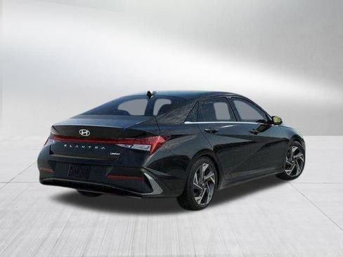 New 2026 Hyundai Elantra Limited FWD image 4