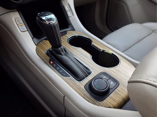 Certified 2018 GMC Acadia Denali w/ Technology Package FWD image 12