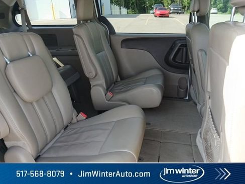 Used 2015 Chrysler Town & Country Touring FWD image 13