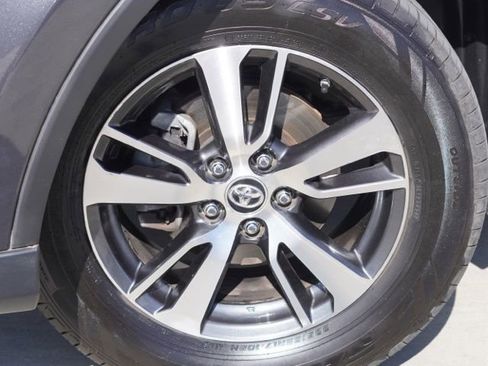 Used 2018 Toyota RAV4 XLE w/ All Weather Liner Package FWD image 9