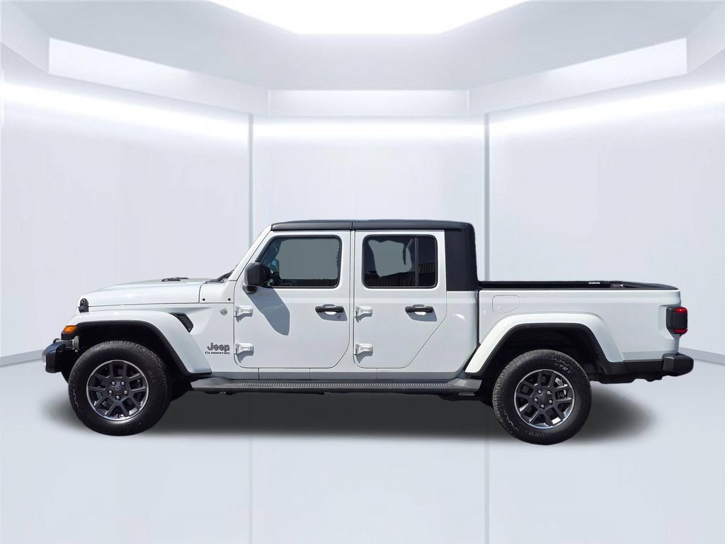 Used 2020 Jeep Gladiator Overland AWD/4WD image 17