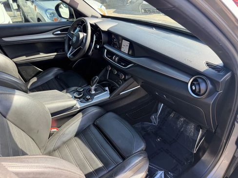 Used 2018 Alfa Romeo Stelvio Ti Sport AWD/4WD image 11