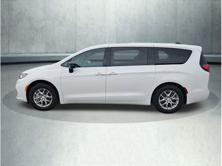 New 2026 Chrysler Pacifica Select video 2