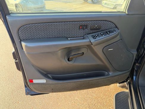 Used 2004 Chevrolet Avalanche Z71 w/ Preferred Equipment Group image 20