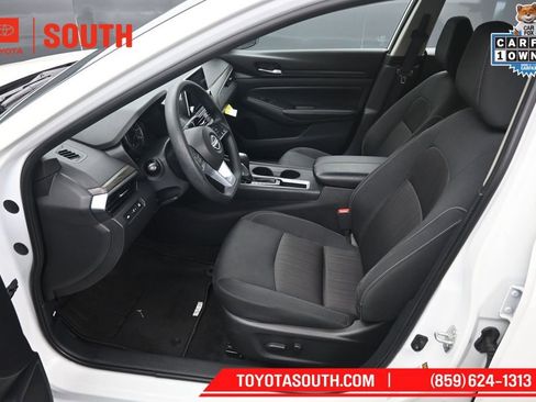 Used 2025 Nissan Altima 2.5 SV FWD image 9