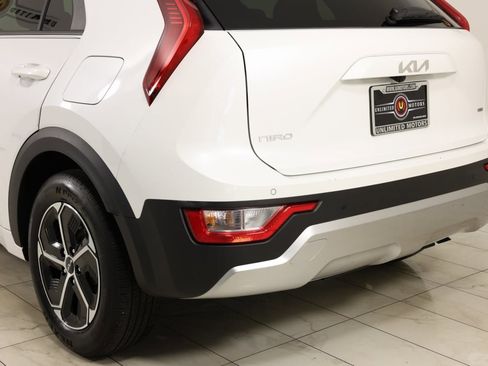 Used 2024 Kia Niro EX image 44