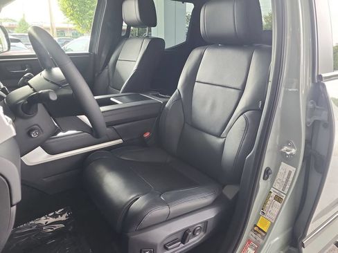 Used 2025 Toyota Tundra Platinum AWD/4WD image 20
