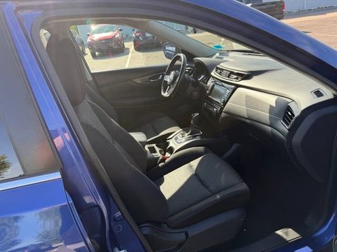 Used 2019 Nissan Rogue SV AWD/4WD image 12