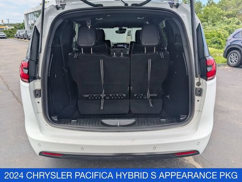 Used 2024 Chrysler Pacifica Limited FWD image 29