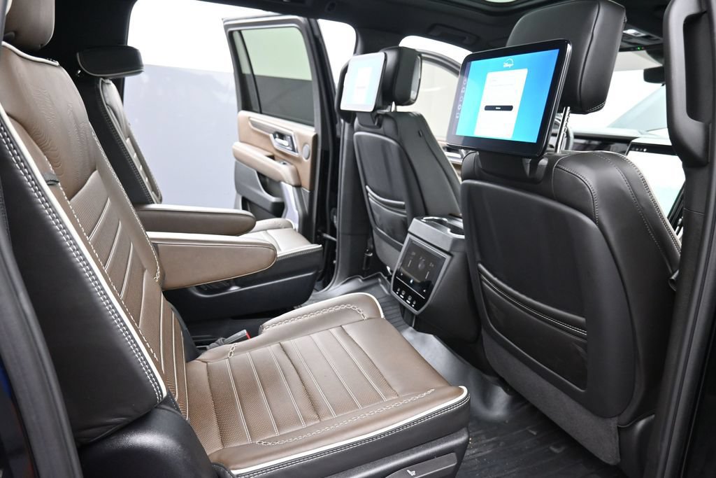 Used 2025 GMC Yukon XL Denali Ultimate w/ LPO, Floor Liner Package AWD/4WD image 20