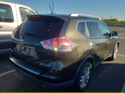 Used 2016 Nissan Rogue SV w/ SV Premium Package image 3