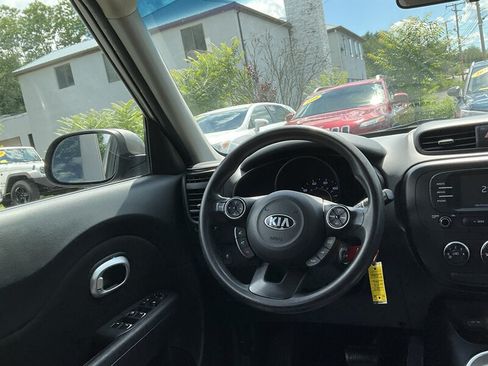 Used 2017 Kia Soul w/ Convenience Package FWD image 15