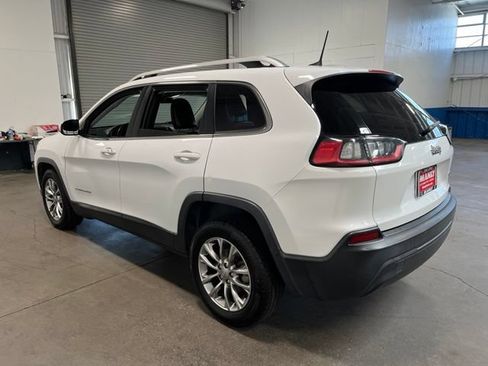Used 2019 Jeep Cherokee Latitude Plus FWD image 5