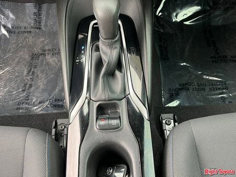 Certified 2020 Toyota Corolla SE w/ SE Premium Package FWD image 31